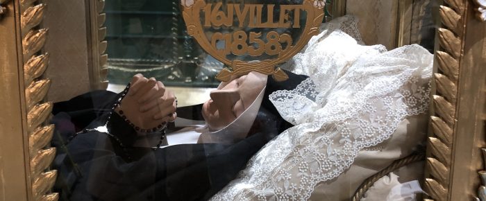 SAINTE BERNADETTE DE RETOUR À LOURDES
